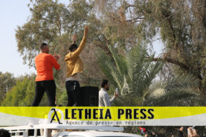 Devant le siège de la préfecture de Najaf, des centaines d’enseignants et d’instituteurs manifestent tous les jours en décembre dernier. (© Aletheia Press /M.Railane)