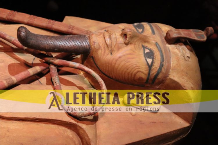 Jusqu'au 6 septembre 2023, le sarcophage de Ramsès II est à la portée des visiteurs et amateurs de l'histoire de l'Egypte et ses pharaons. (© Aletheia Press / E.Chombart)