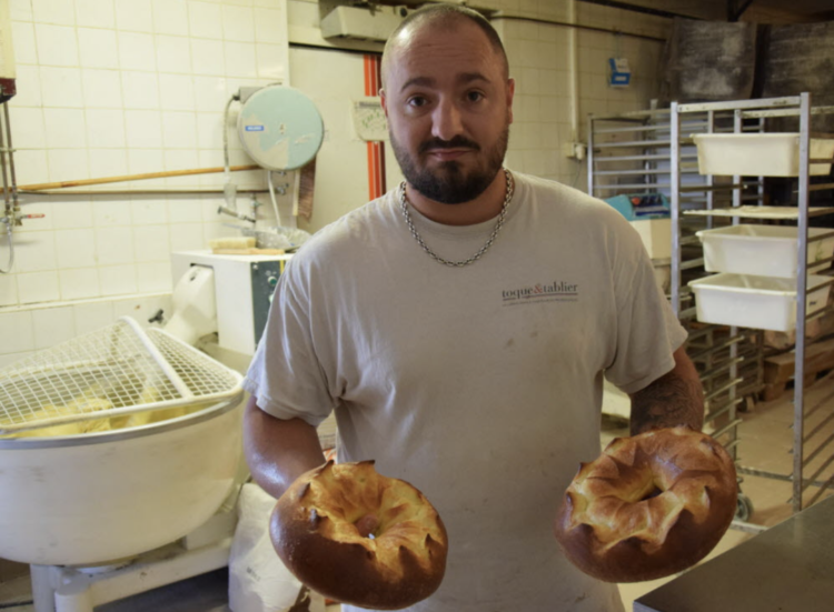 A la recette classique de brioche, Anthony Grosbois apporte sa touche en utilisant des produits locaux. (© Anthony Grosbois)